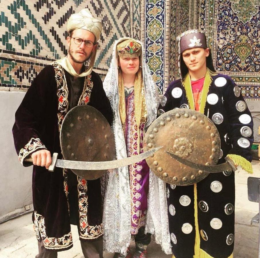 Muharram Homestay In The Neighborhood Of The Registan Square, 家族 ゲストハウス Samarkand Eksteriør billede